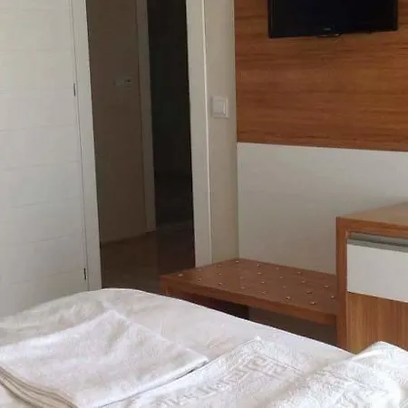 Palace - Halal Hotel *