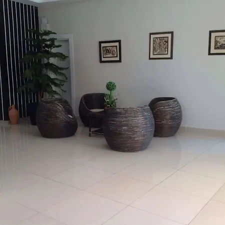 Palace - Halal Hotel *